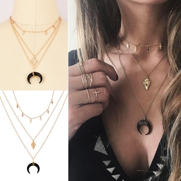 ⭐️ Awesome Boho triple layered chain horn crosses & arrowhead necklace - Picture 2 of 5